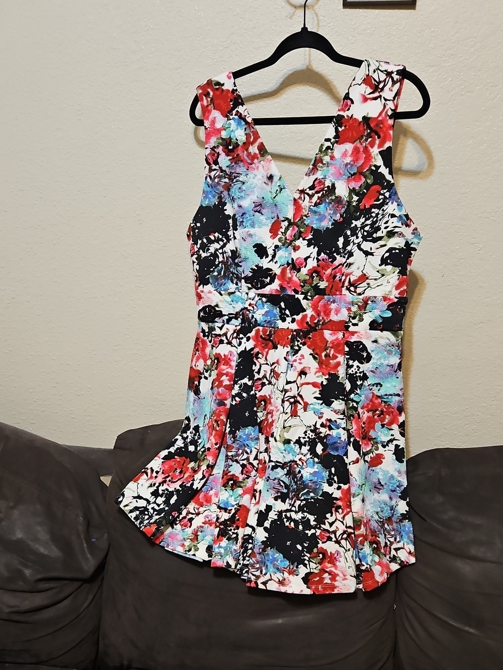 Haute Monde Sleeveless Floral V-Neck Midi Dress - Red, Blue & Black